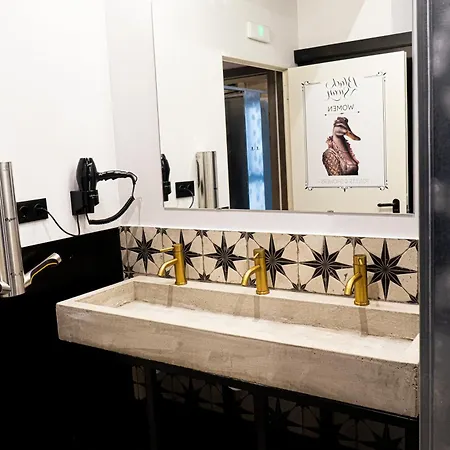 Black Swan 호스텔