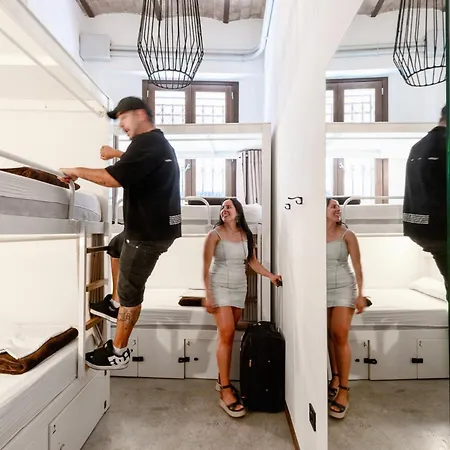 Black Swan غرناطة