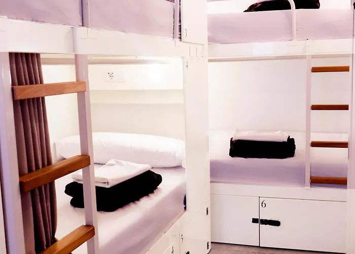 Hostel Black Swan