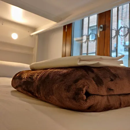 Black Swan Hostel